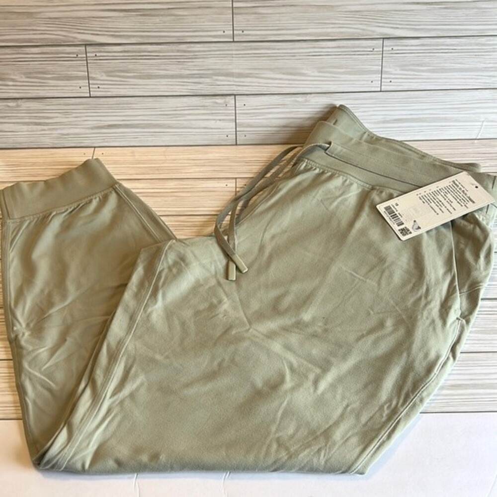 NWT Lululemon Ready to Rulu Jogger size 18